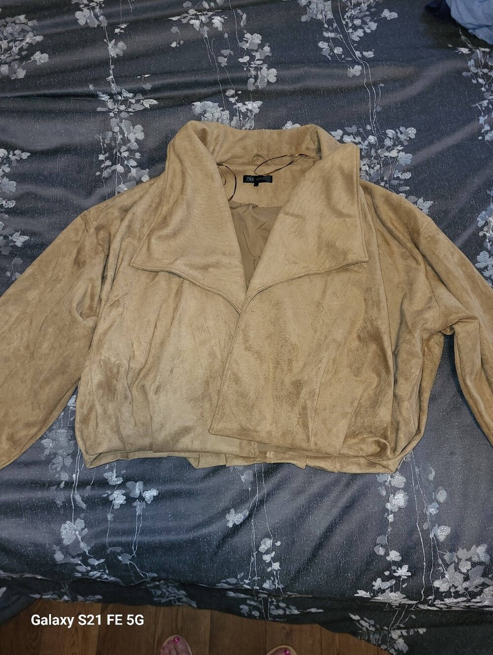 Zara Suede-Look Cropped Jacket in Tan